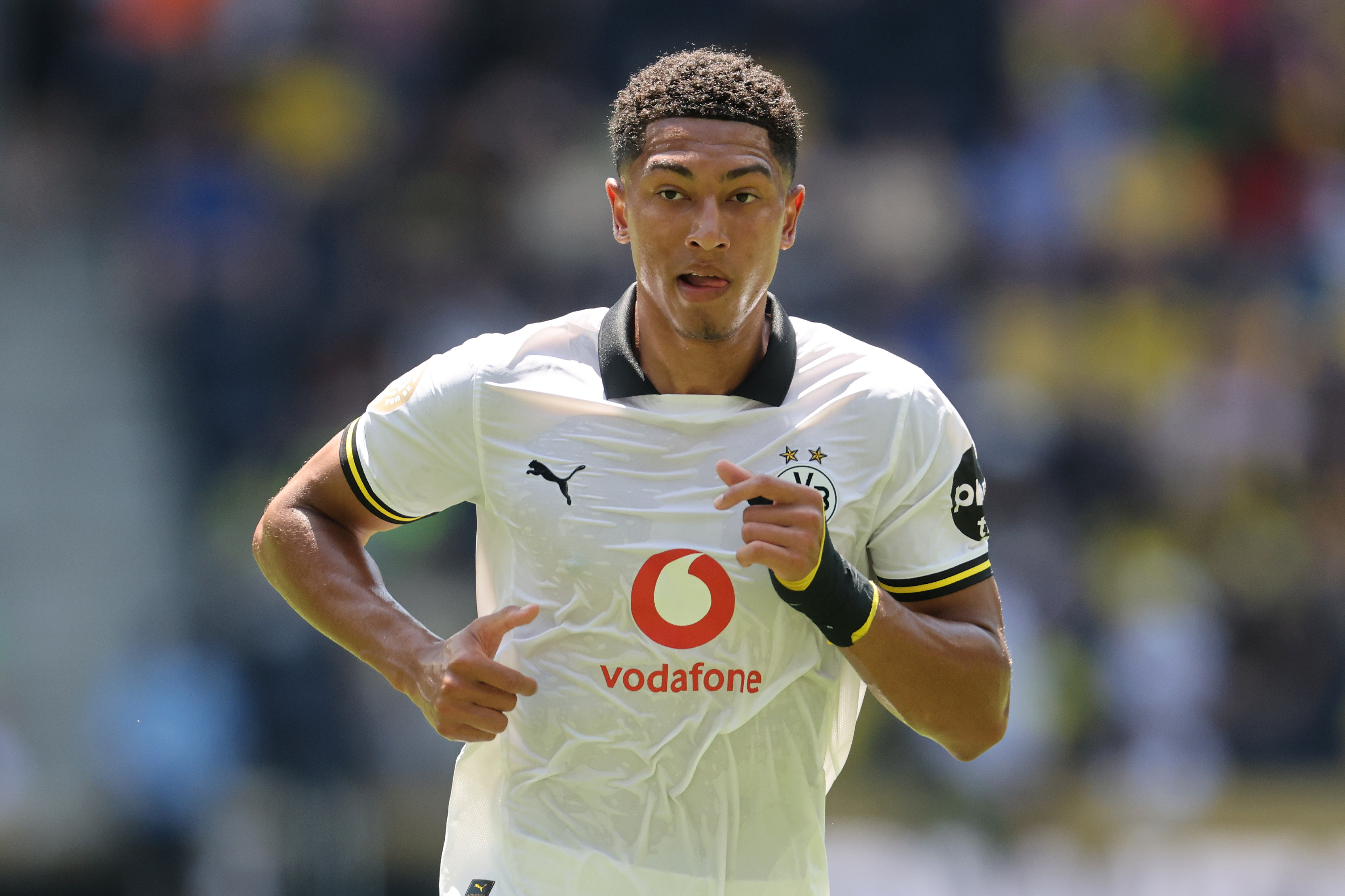 Jobe Bellingham, Dortmund - Vodafone shirt