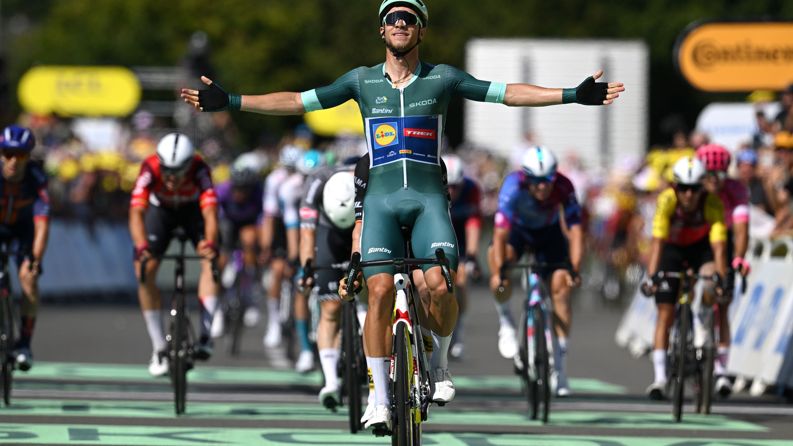 8 etapa del Tour de Francia 2025 - Image 33a7894a Db3a 4c66 8e44 0bd42656d89f 85 2560 1440