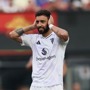 Amorim lauds ‘leader’ Fernandes after connection with Cunha inspires pre-season win