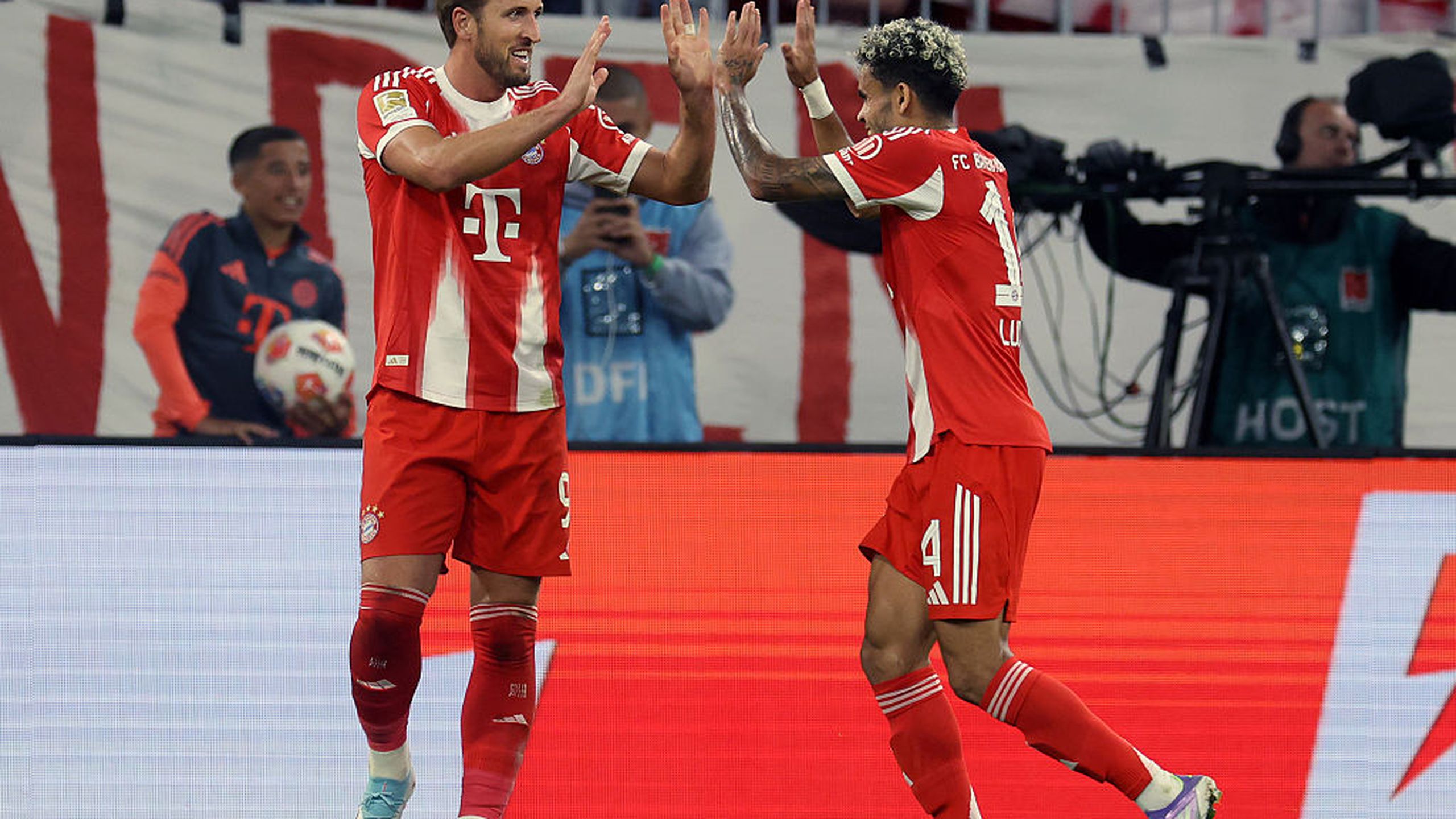 FC Bayern zerlegt RB Leipzig nach allen Regeln der Kunst: So lief das Eröffnungsspiel der Bundesliga-Saison 25/26 FC Bayern zerlegt RB Leipzig nach allen Regeln der Kunst: So lief das Eröffnungsspiel der Bundesliga-Saison 25/26