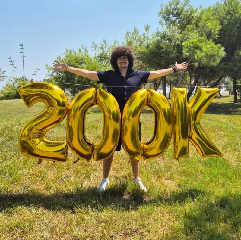 Frank Ilet a ajuns la 200.000 de urmăritori pe Instagram. Sursa foto: The Sun.