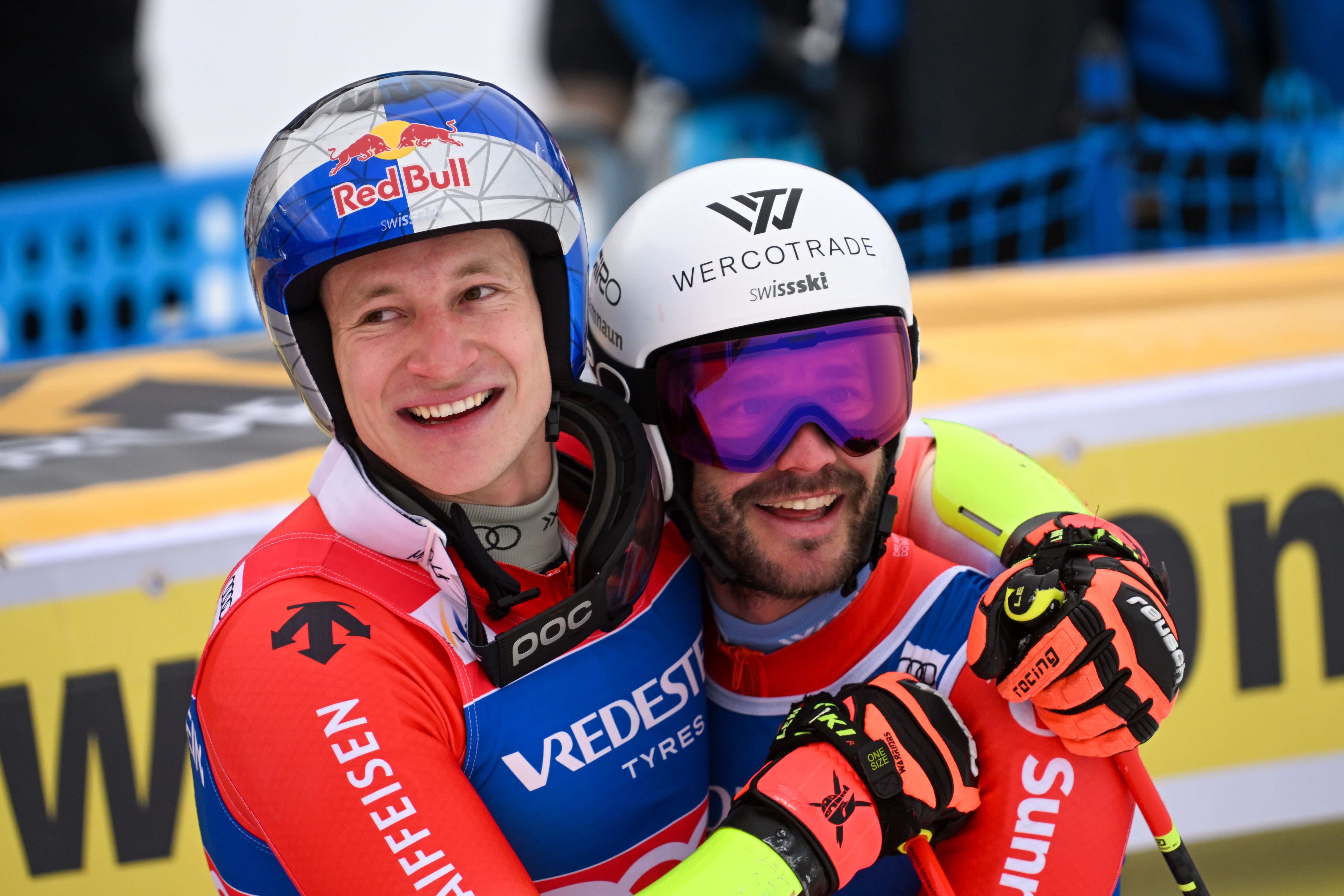Thomas Tumler (r.) macht Marco Odermatt gerade auf flachem Terrain Konkurrenz.