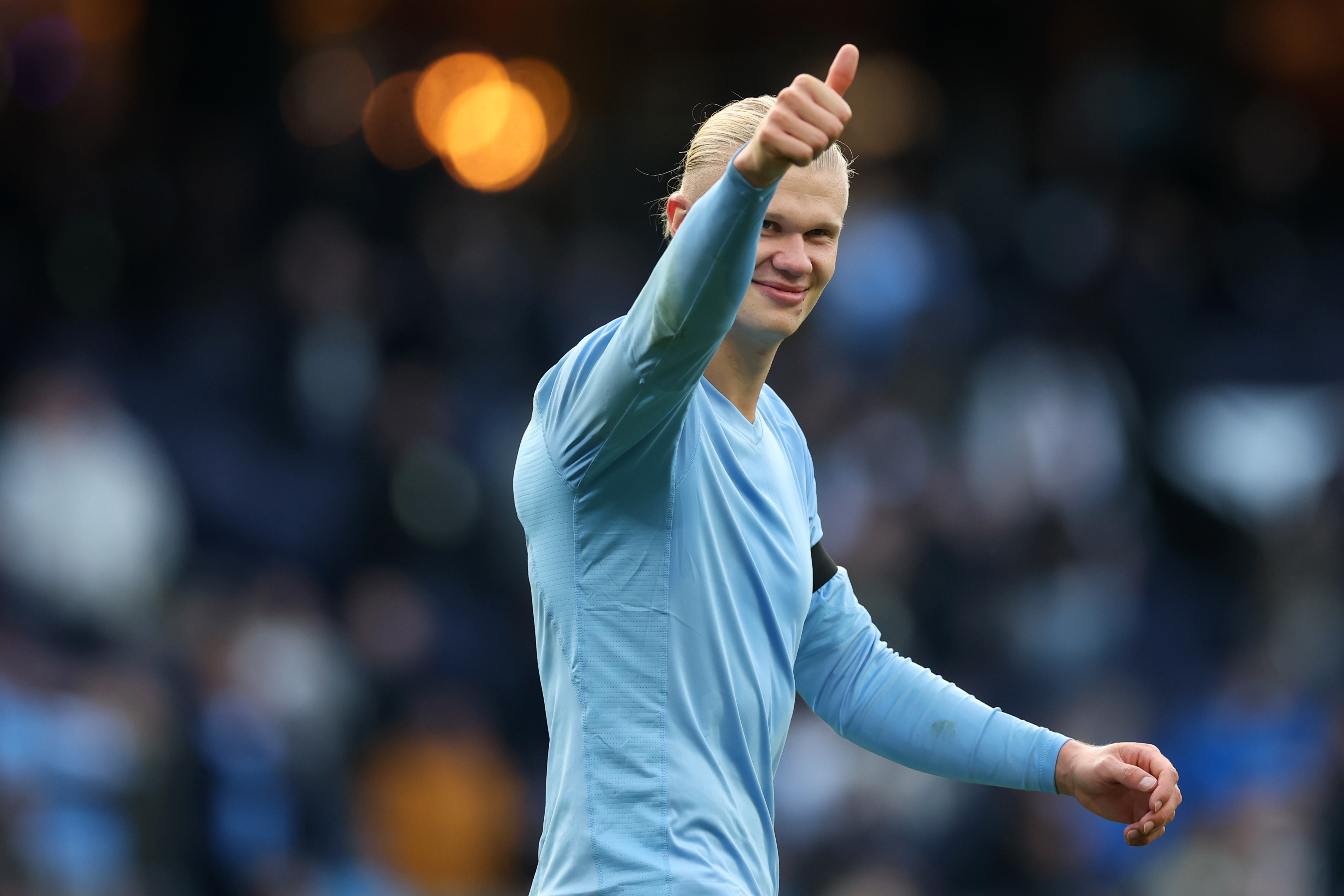 Haaland celebra uno de sus goles al United