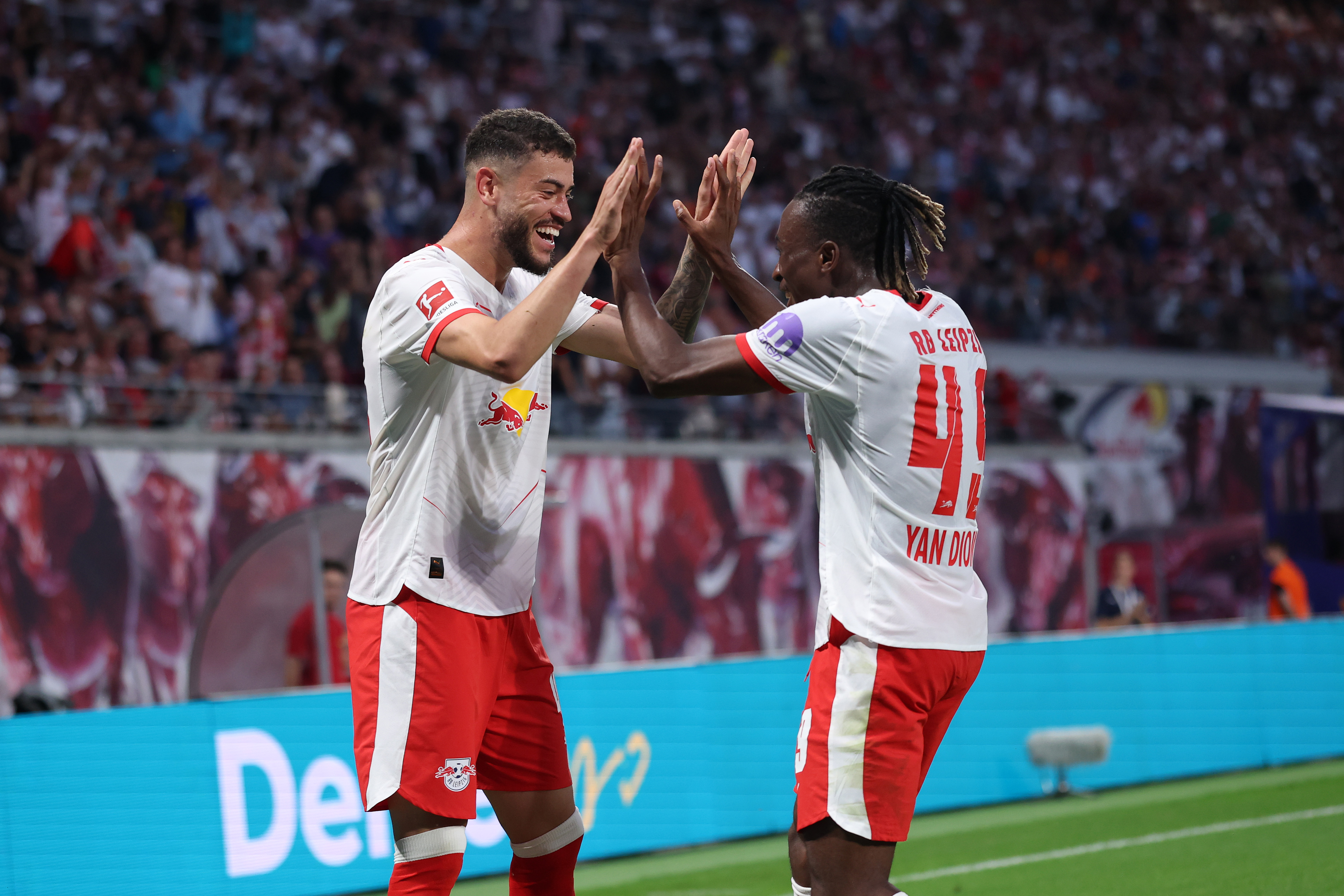 Romulo und Yan Diomande - zwei der Neuen in Leipzigs Offensive.
