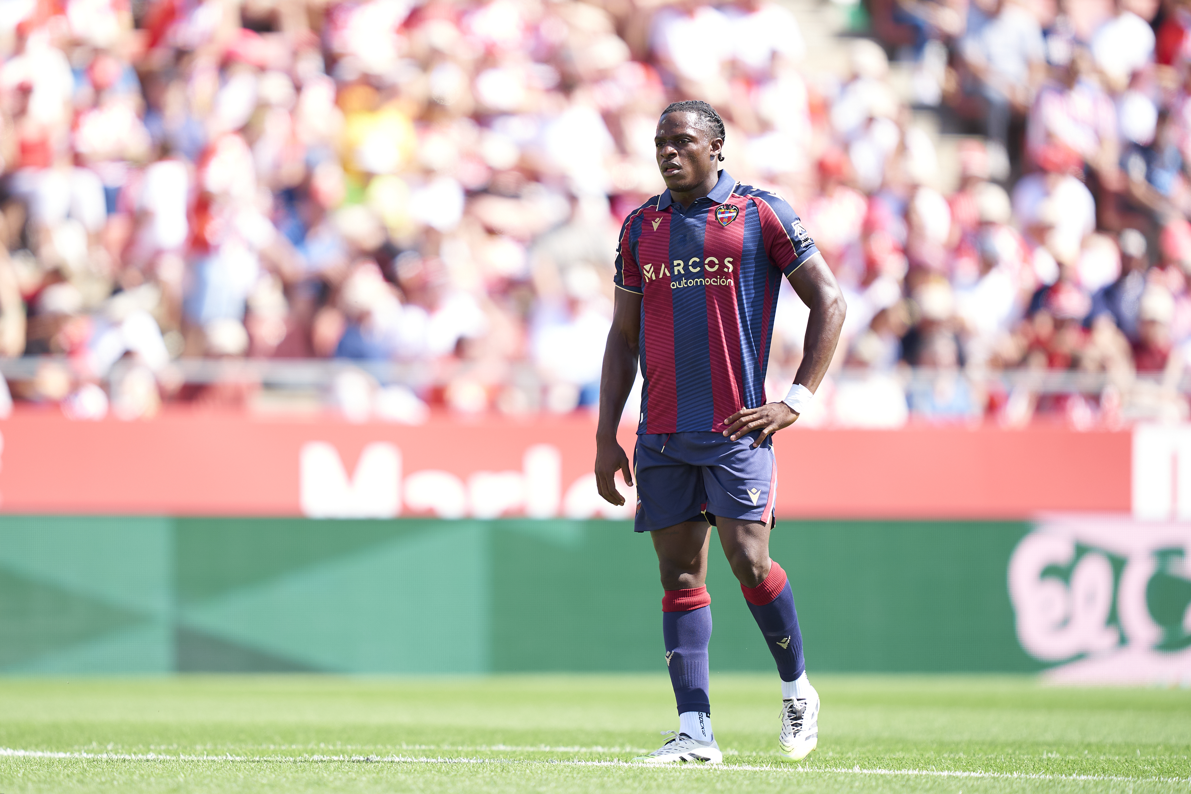 Etta Eyong contra el Girona