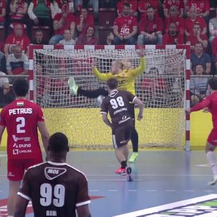 Emocjonujące spotkanie w Lidze Mistrzów. Industria Kielce uległa One Veszprem na Węgrzech