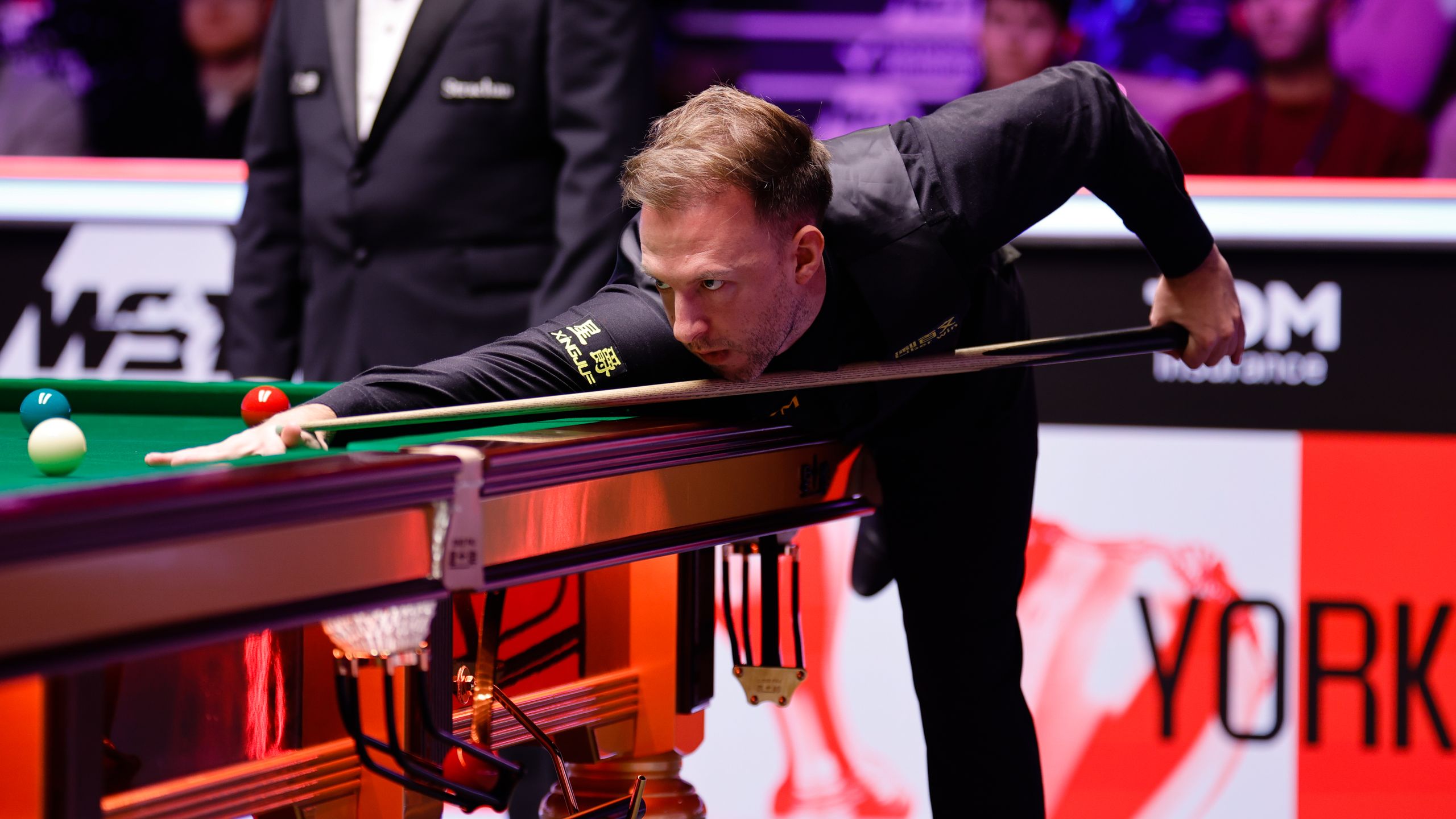 Image for How Trump's old cue produced one of the greatest pots in Crucible history