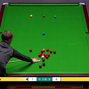 Selby jokingly asks for white to be replaced against Trump