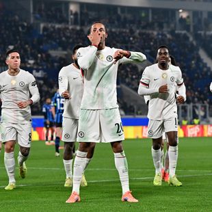 'It's a goal. It counts!' - Pedro puts Chelsea 1-0 up at Atalanta after lengthy VAR deliberation
