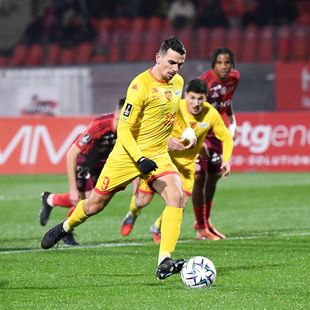 Ligue 2 (J7) : le Stade Lavallois réalise la passe de trois en battant