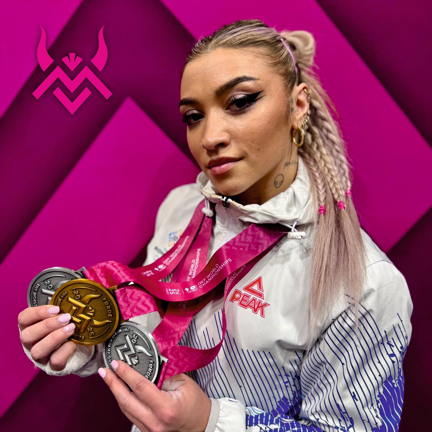 Mihaela Cambei și cele trei medalii cucerite la Campionatul Mondial