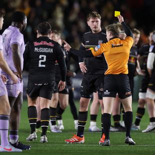 'A strike a piece' - Hodgson and Clark come to blows before being sin binned