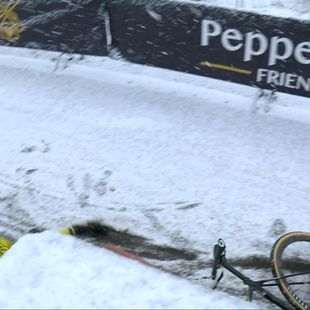 Disaster as Van Aert suffers nasty fall in snow during battle with Van der Poel