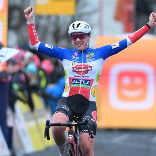 Highlights: Fouquenet prevails in Gullegem for first win as Pauwels Sauzen rider