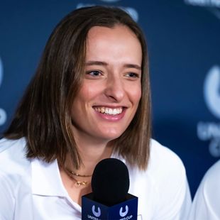 ‘Women's tennis stands on its own’ – Swiatek questions need for 'Battle of the Sexes'