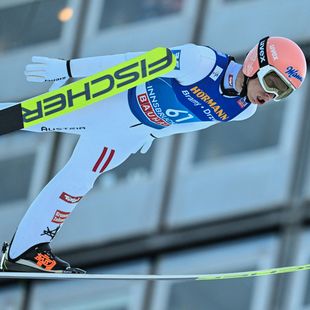 Highlights: Austrians dominate in Innsbruck as Hoerl leads the way in qualifying