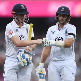 Root and Brook build big partnership before storm halts Day 1 of 5th Test - clips and report