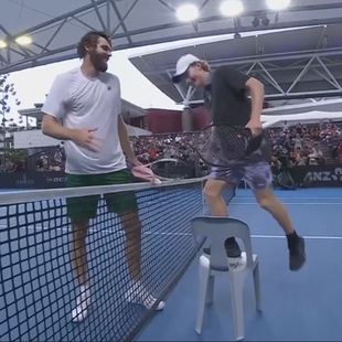 Watch: Sweeny entertains Brisbane crowd with hilarious embrace of 6'11" Opelka