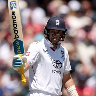 Root reaches 150 in 'remarkable knock' to help England produce 'sensational score'