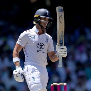 ‘An unbelievable effort’ - Cook praises Bethell for ‘learning on the job’