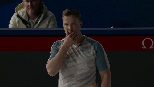 Les images de la panne de courant en plein match de curling à Cortina