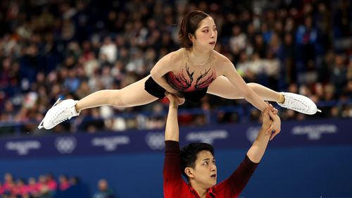 Watch: 'Amazing, fabulous' Japan pair wow crowd with figure skating clinic