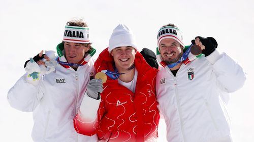 Erste Goldmedaille der Spiele vergeben: Von Allmen feiert Abfahrtssieg