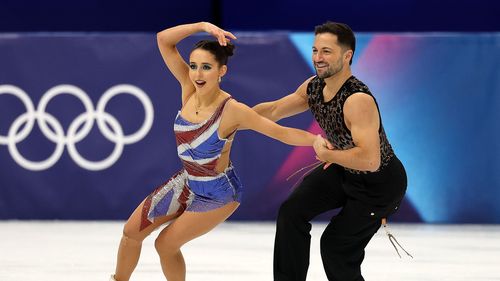 Watch: Fear and Gibson DAZZLE in stellar 'spice on the ice' routine