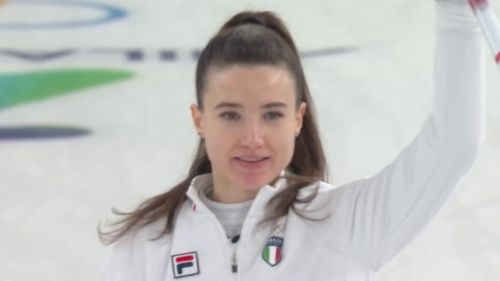 Unglaublicher Stoß - Curling-Topstar Constantini bringt Halle in Cortina zum Beben