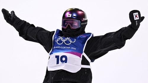 'Completely mind blown!' - Yu, 18, throws snowboard after executing 'MAD' trick