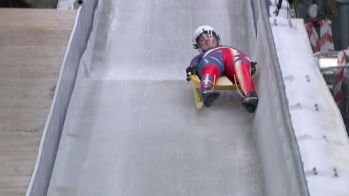 Schock am Start: Mitfavoritin Britcher touchiert die Bande