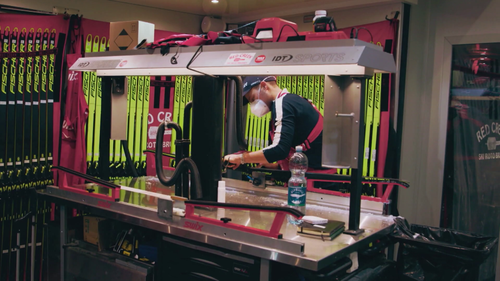 "Ils testent les skis du matin au soir" : en immersion avec les préparateurs en biathlon