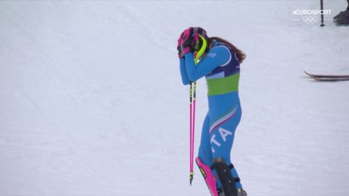 Peterlini disperata: esce nello slalom di combinata, addio medaglia
