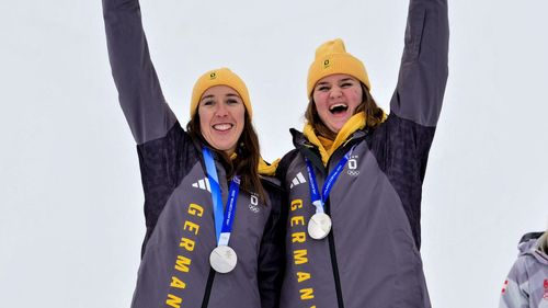 Siegerehrung: Aicher und Weidle-Winkelmann jubeln über Silber