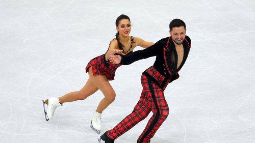 Watch: Team GB’s Fear suffers agonising ice dance slip