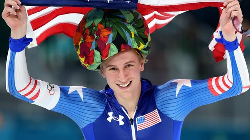 Jordan Stolz se corona con el oro en los 1.000 metros con nuevo récord olímpico