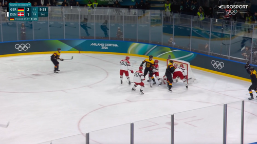 Sort uheld: Dansk skøjte fører pucken i mål