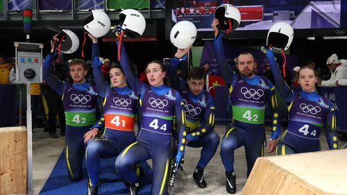 Ukraine mit Geste nach Rodel-Finale: Helme zum Himmel