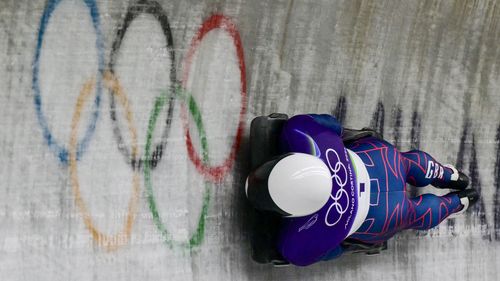 Két pályarekordot repesztett, két németet megelőzve lett olimpiai bajnok a brit szkeletonos