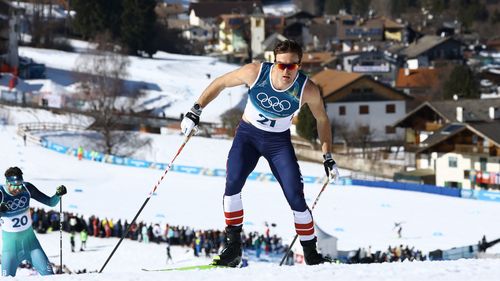 Un poil embarrassant... Hagenbuch s'élance en simple marcel, sur la mauvaise piste