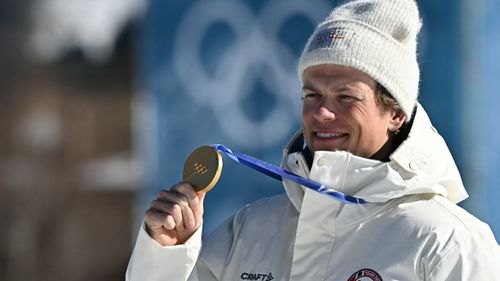 Klæbo egy lépésre a halhatatlanságtól: így nyerte meg a 8. olimpiai aranyérmét a norvég sztár