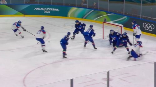 Viel hilft viel: Schusshagel aufs italienische Tor zum 3:1 für die Slowakei