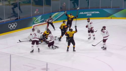 Goalie Grubauer raus - Stützle verkürzt aus dem Gewühl auf 3:4