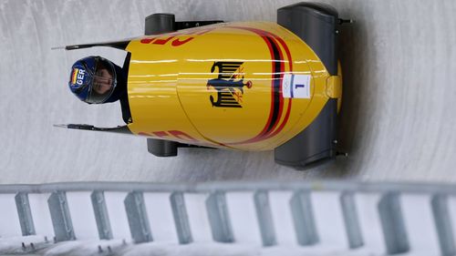 "Laura, lass es krachen!" Nolte führt zur Halbzeit im Monobob