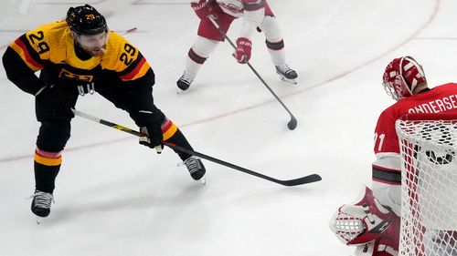 Már az első percben gólt szerzett a világ legjobban kereső játékosa, nyertek a német férfi hokisok