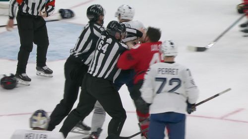 Wielka bójka na lodowisku w meczu Kanada - Francja na IO Mediolan - Cortina 2026