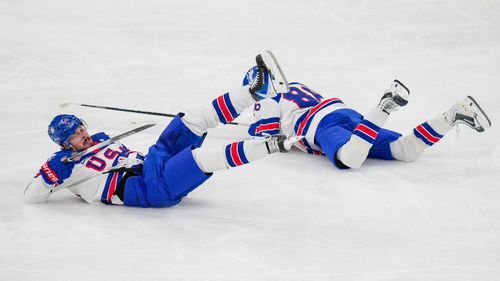 Slapstick bei den USA: Superstars laufen sich über den Haufen