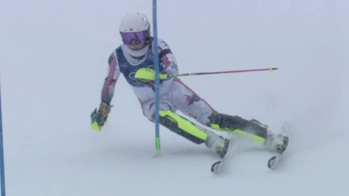 McGrath fährt mit der "1" die Bestzeit des ersten Slalom-Laufs
