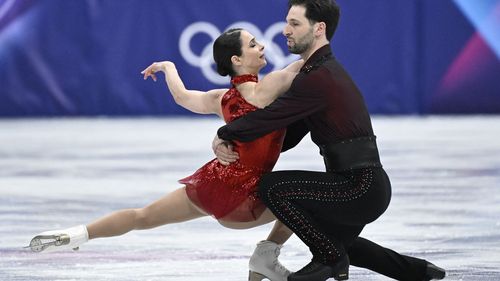 Csodaszép előadással búcsúzott Milánótól a 42 éves műkorcsolyázó