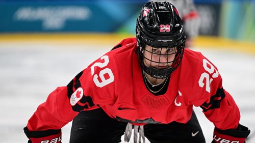 Resumen Canadá-Suiza (F): Poulin tira de orgullo de capitana para atar otra final (2-1)